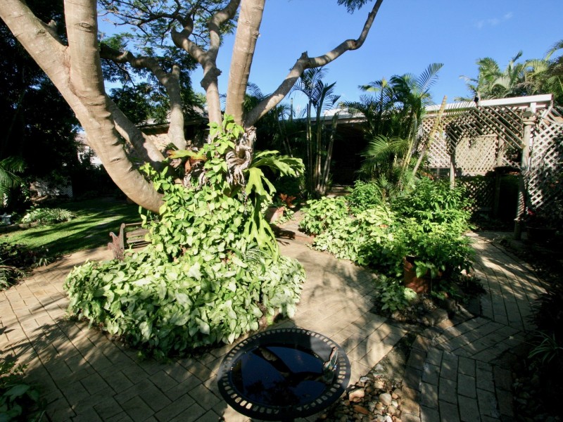 22 Amaroo Drive, Banora Point NSW 2486