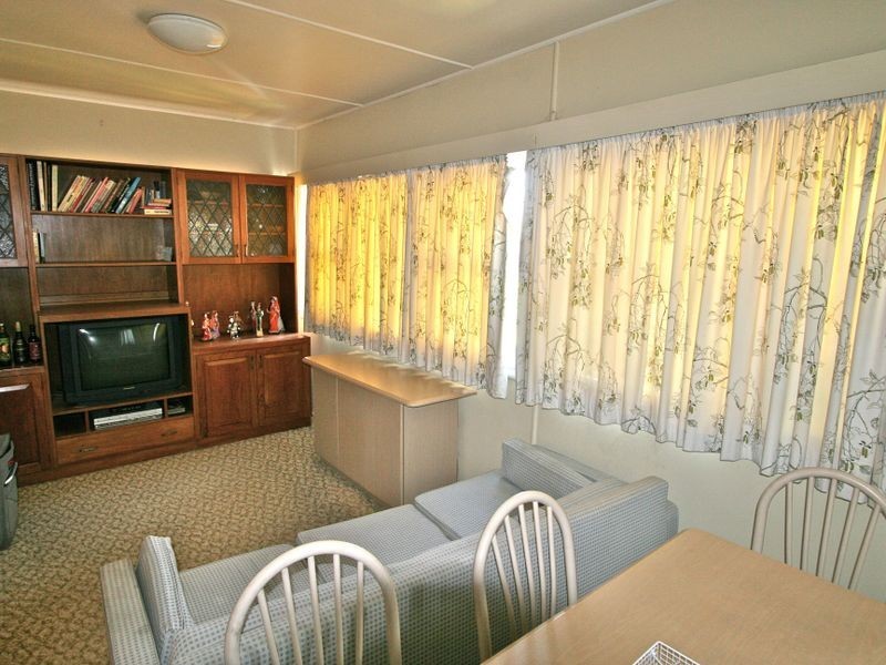 33 Rutledge Street, Coolangatta QLD 4225