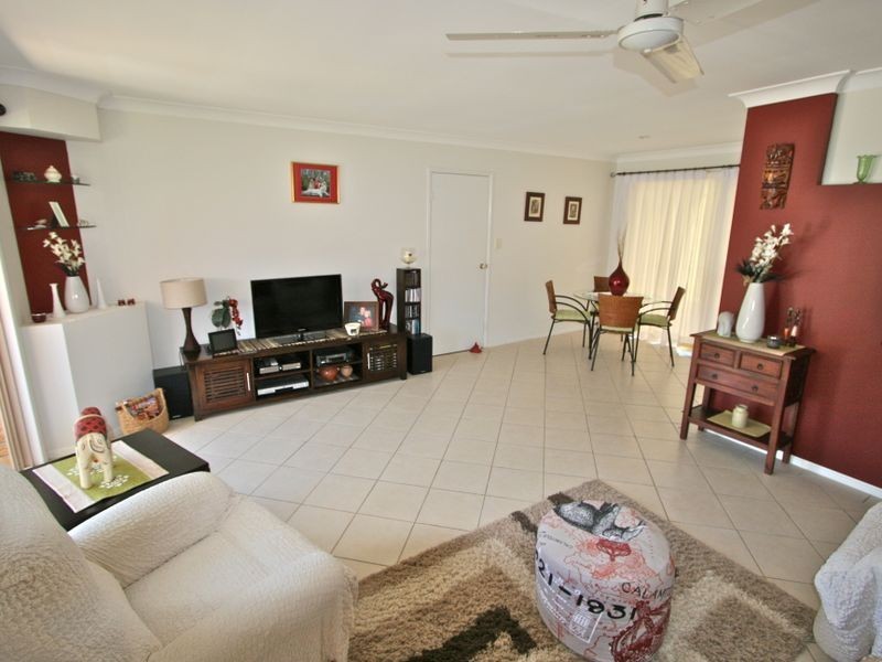 2/200 Darlington Dr, Banora Point NSW 2486