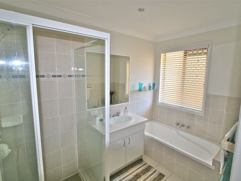 2/200 Darlington Dr, Banora Point NSW 2486