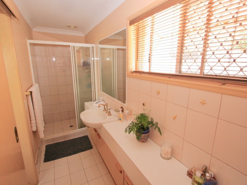 22 Paperbark Court, Banora Point NSW 2486