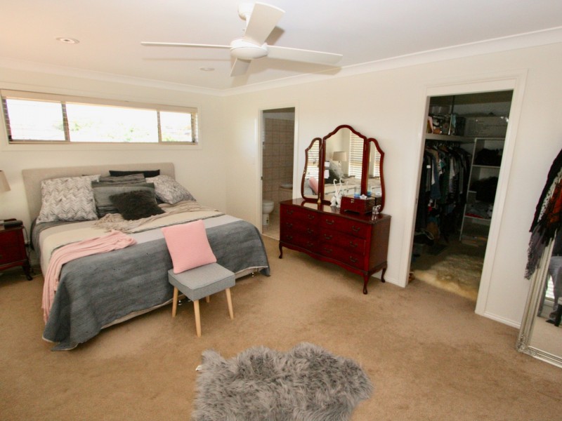 5 Paperbark Court, Banora Point NSW 2486