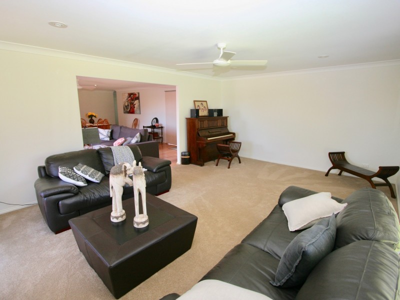 5 Paperbark Court, Banora Point NSW 2486