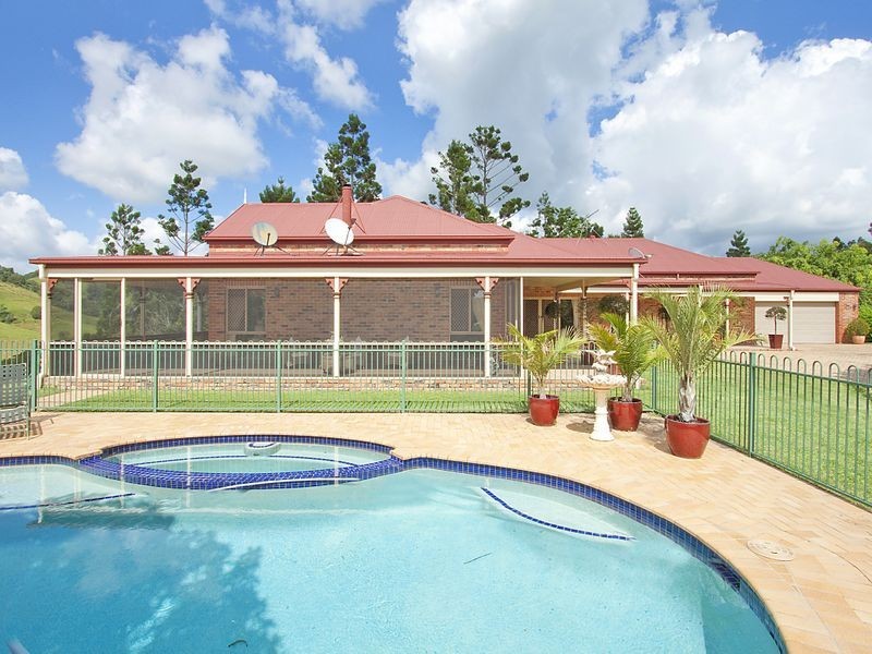18 Pine Tree Place, Piggabeen NSW 2486
