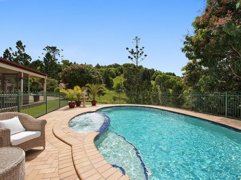 18 Pine Tree Place, Piggabeen NSW 2486