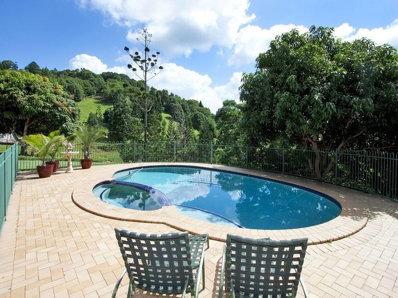 18 Pine Tree Place, Piggabeen NSW 2486