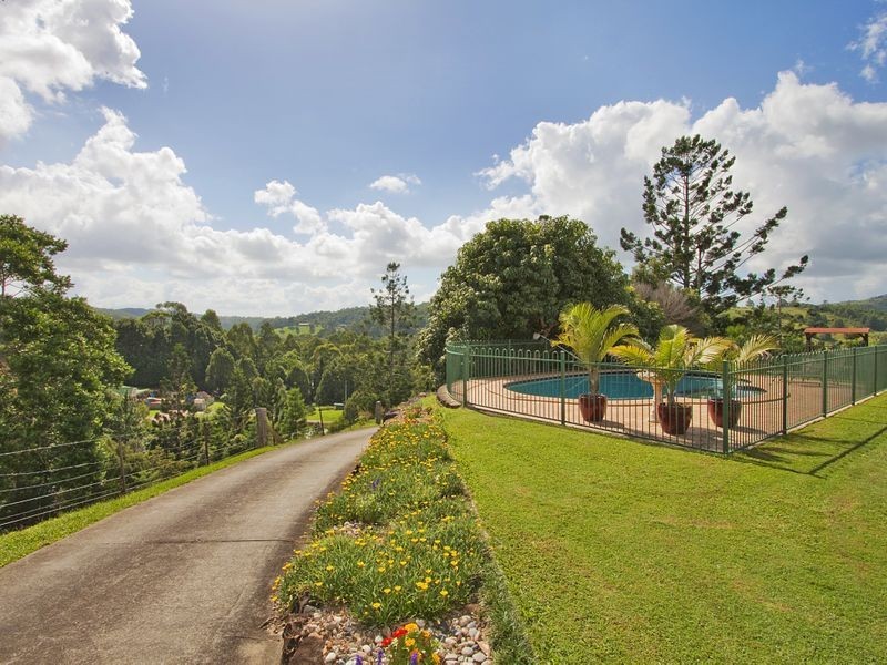 18 Pine Tree Place, Piggabeen NSW 2486
