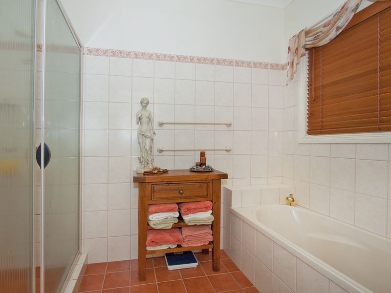 18 Pine Tree Place, Piggabeen NSW 2486