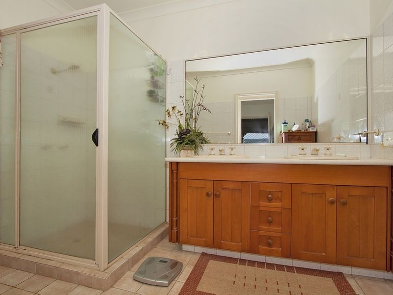 18 Pine Tree Place, Piggabeen NSW 2486