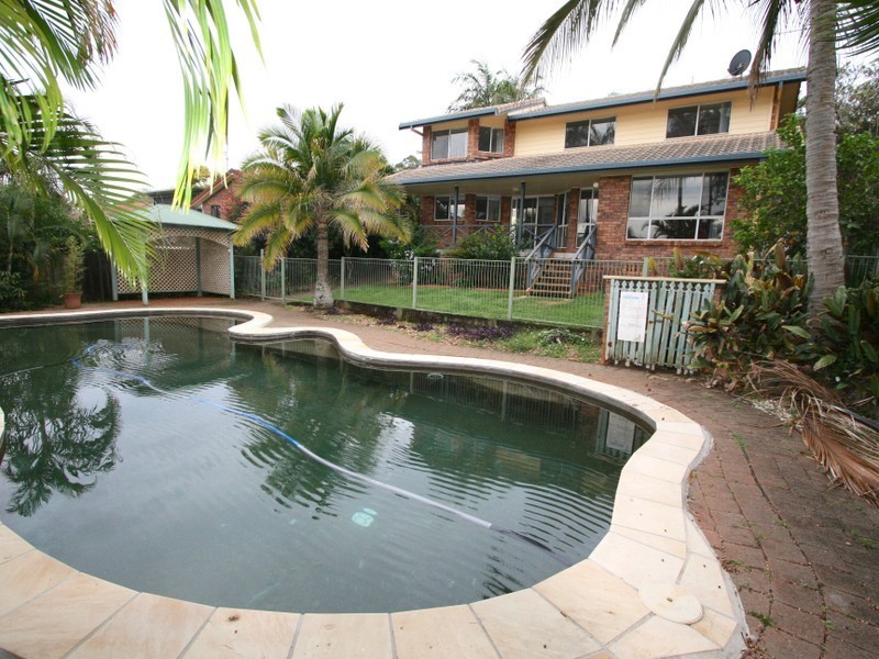 8 Bluegum Boulevard, Banora Point NSW 2486