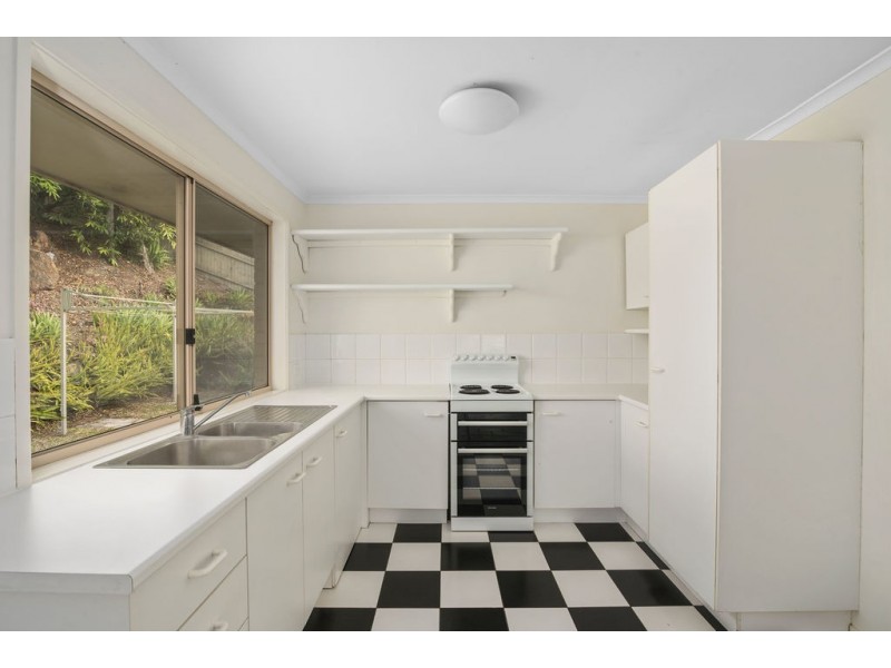 33 Balsa Street, Elanora QLD 4221
