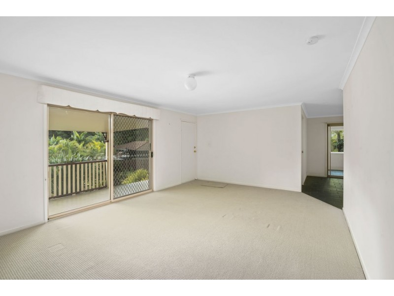 33 Balsa Street, Elanora QLD 4221