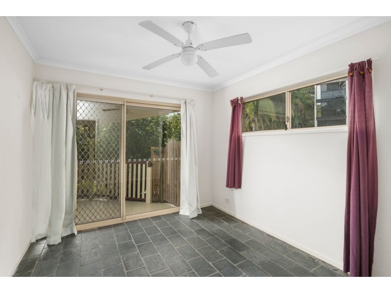 33 Balsa Street, Elanora QLD 4221