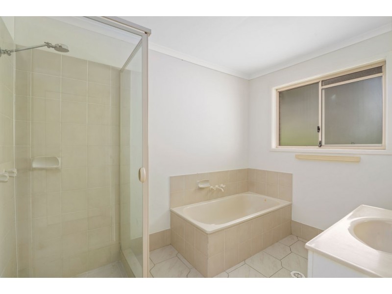 33 Balsa Street, Elanora QLD 4221