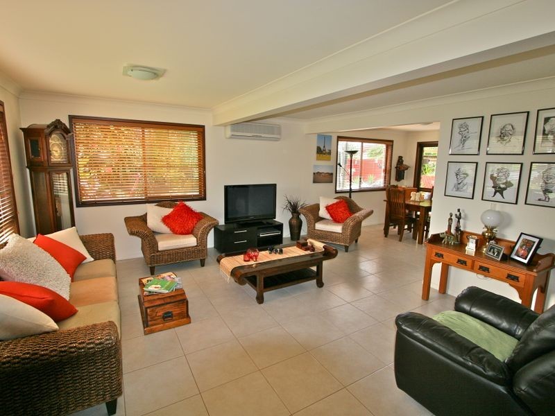 2/11 Echuca Crescent, Banora Point NSW 2486
