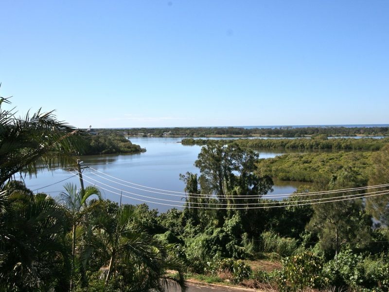 7 Fairway Drive, Banora Point NSW 2486