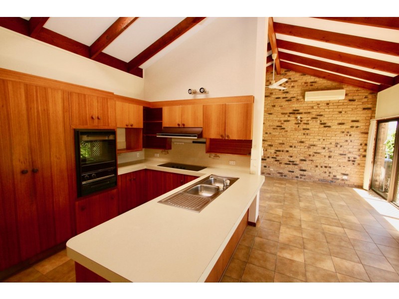 6 Coolabah Court, Banora Point NSW 2486