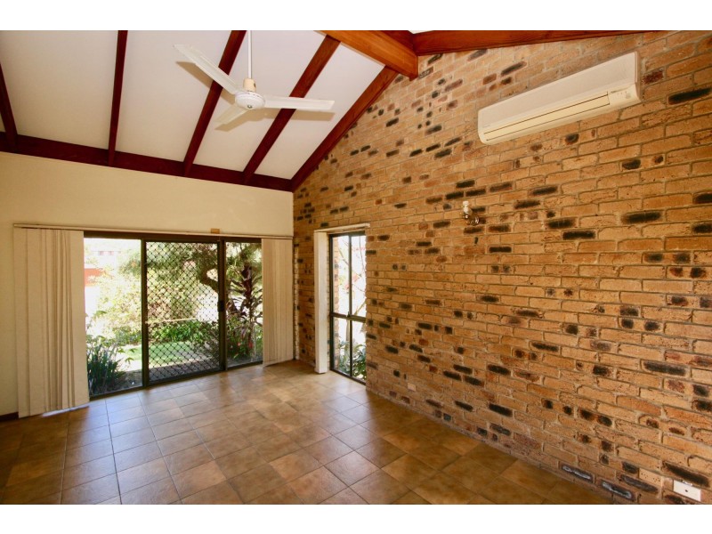 6 Coolabah Court, Banora Point NSW 2486