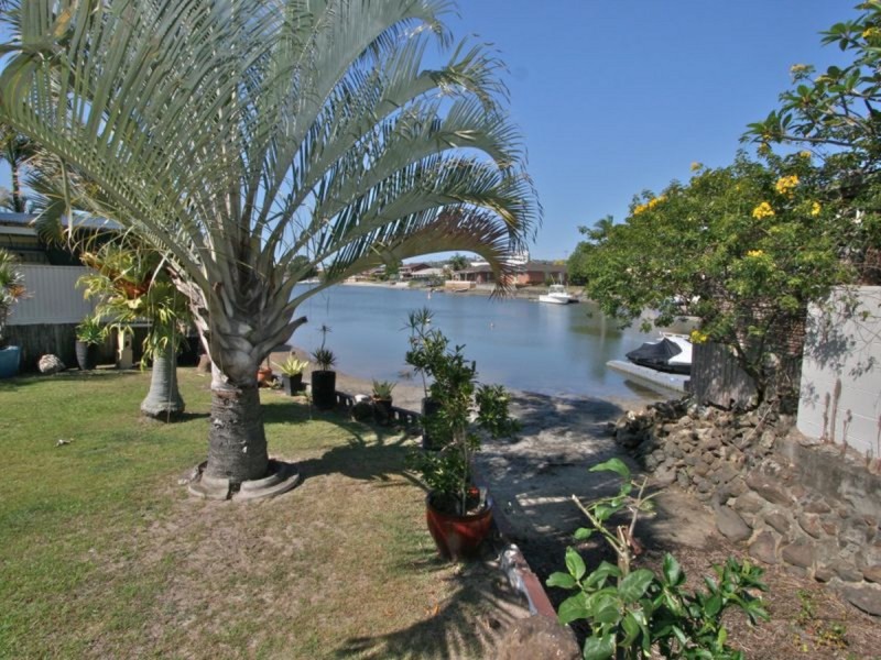 22 Lakes Drive, Tweed Heads West NSW 2485