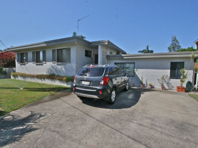 22 Lakes Drive, Tweed Heads West NSW 2485