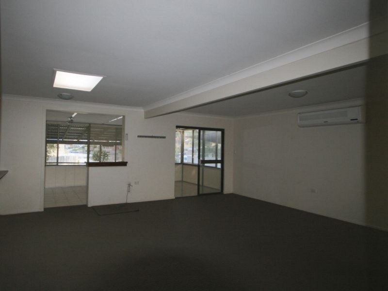 22 Lakes Drive, Tweed Heads West NSW 2485
