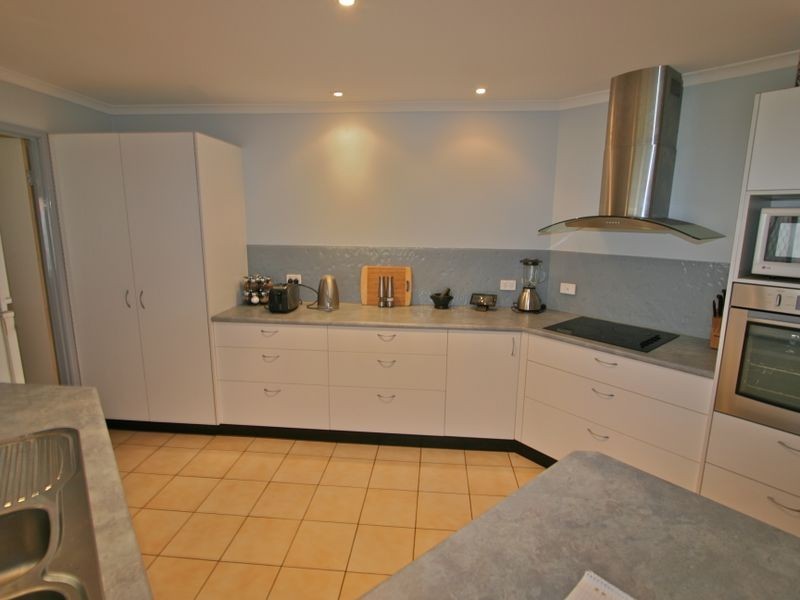 16 Kiata Parade, Tweed Heads NSW 2485