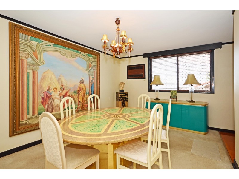 27 Pioneer Parade, Banora Point NSW 2486