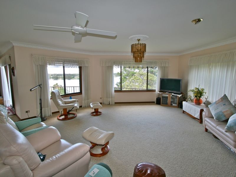 14 Uniacke Drive, Banora Point NSW 2486
