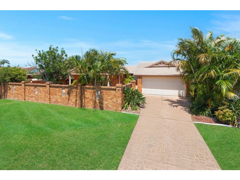 14 Captains Way, Banora Point NSW 2486