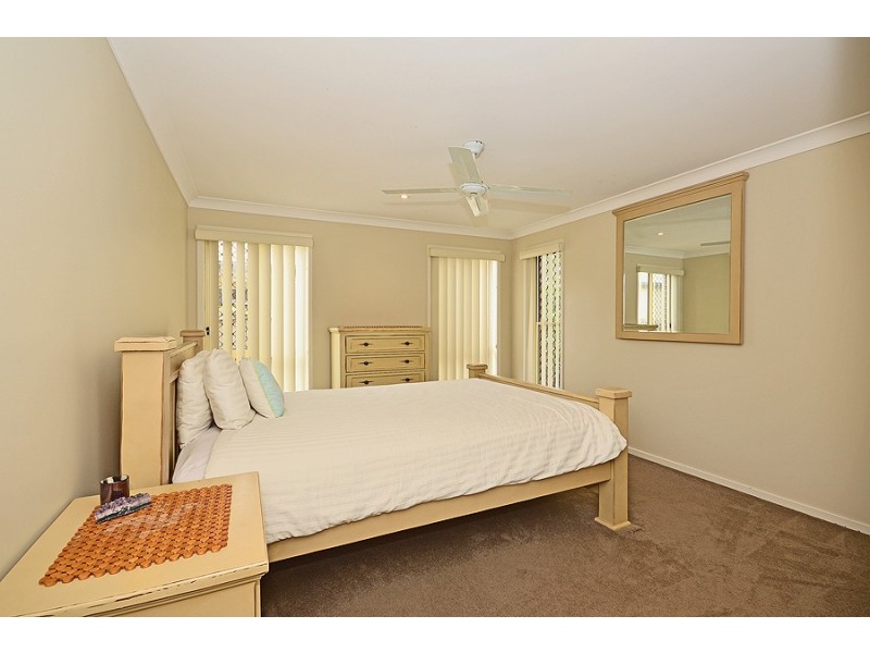 25 Buncrana Terrace, Banora Point NSW 2486