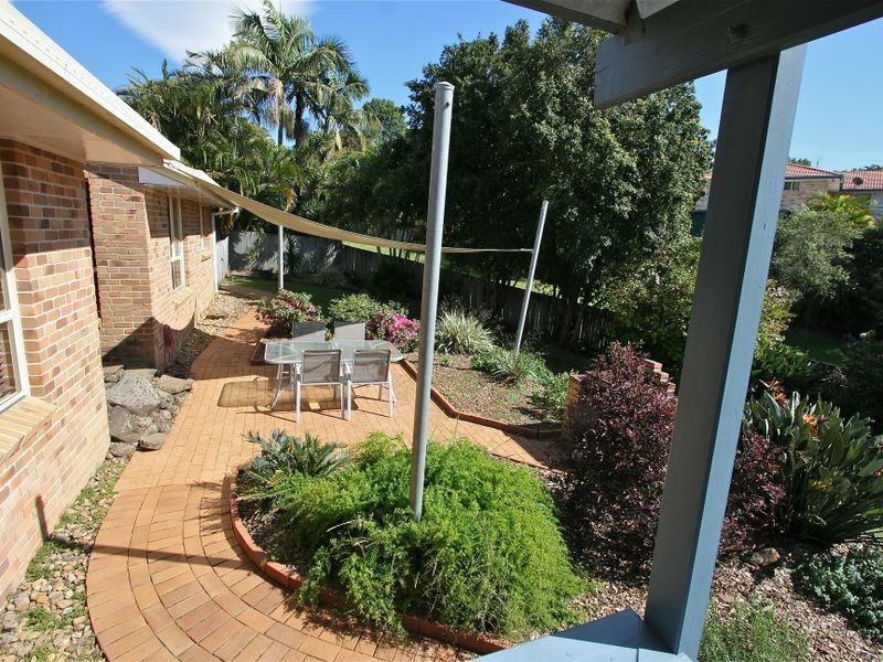 11 Lochlomond Drive, Banora Point NSW 2486