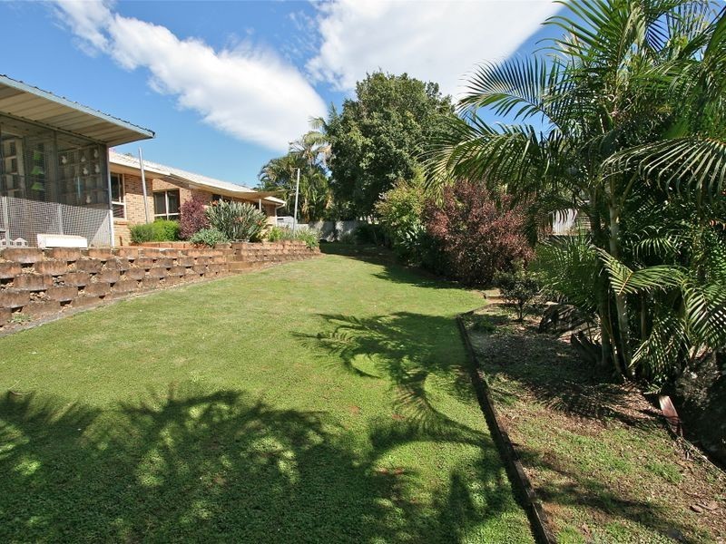 11 Lochlomond Drive, Banora Point NSW 2486