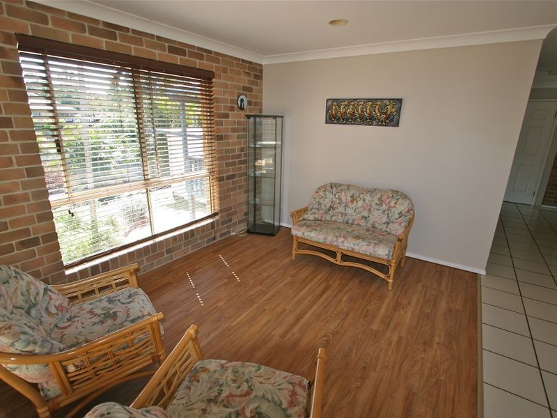 11 Lochlomond Drive, Banora Point NSW 2486