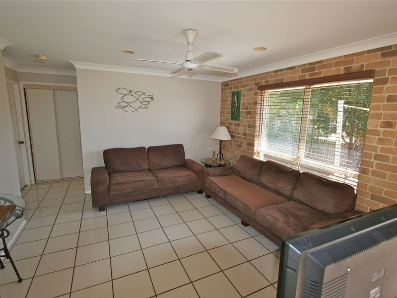11 Lochlomond Drive, Banora Point NSW 2486