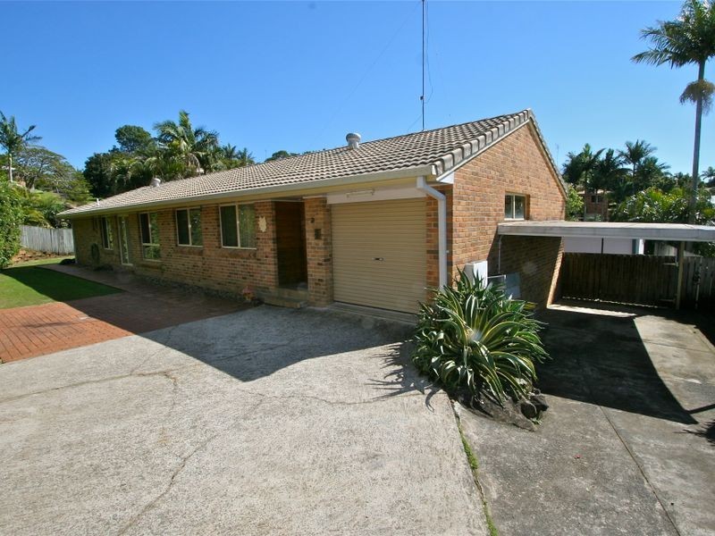 11 Lochlomond Drive, Banora Point NSW 2486