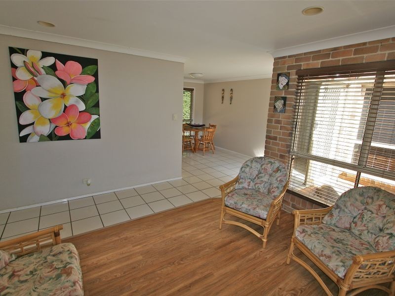 11 Lochlomond Drive, Banora Point NSW 2486