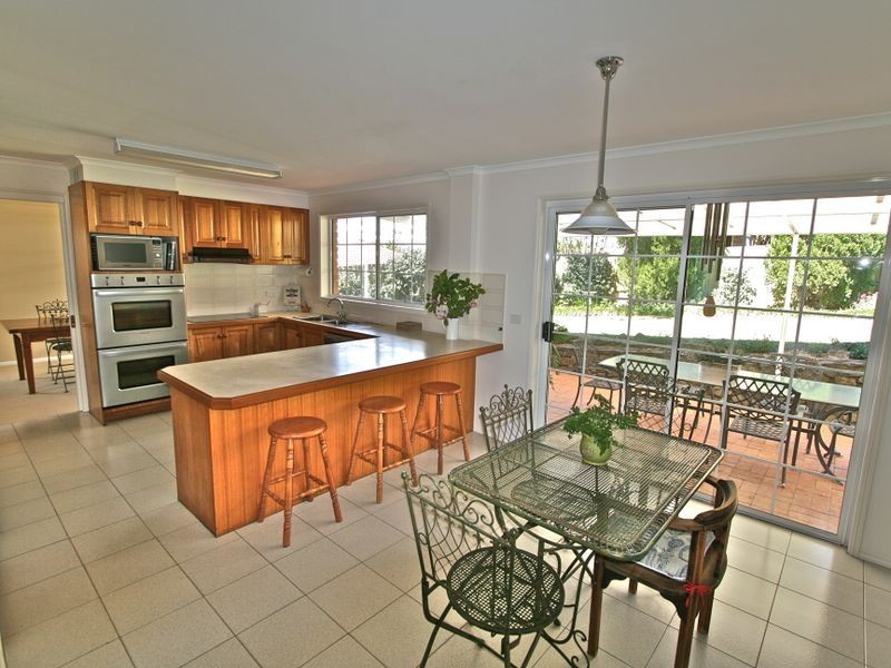 25 Oakland Parade, Banora Point NSW 2486