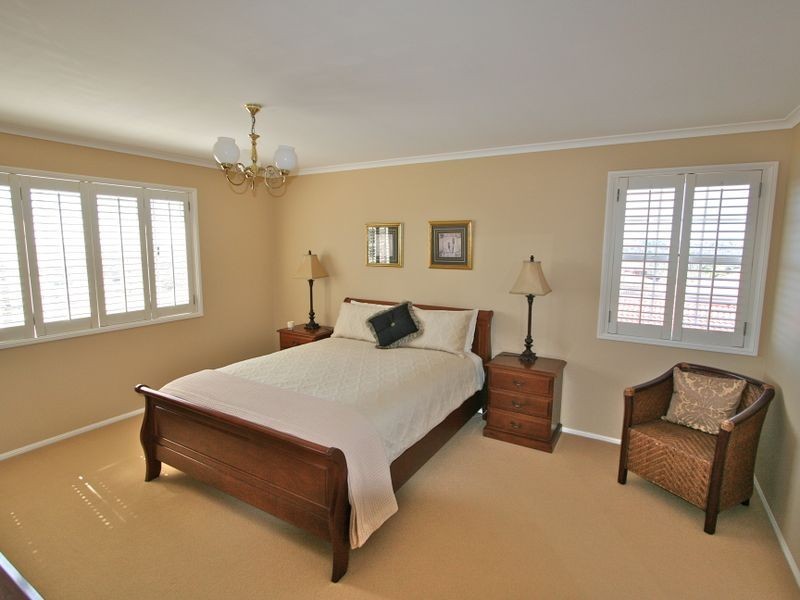 25 Oakland Parade, Banora Point NSW 2486