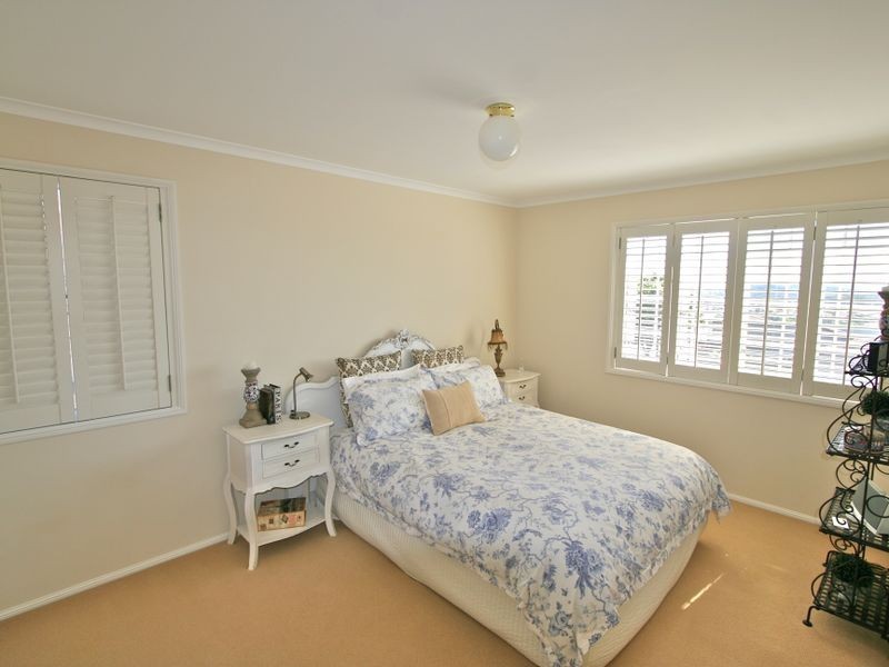 25 Oakland Parade, Banora Point NSW 2486