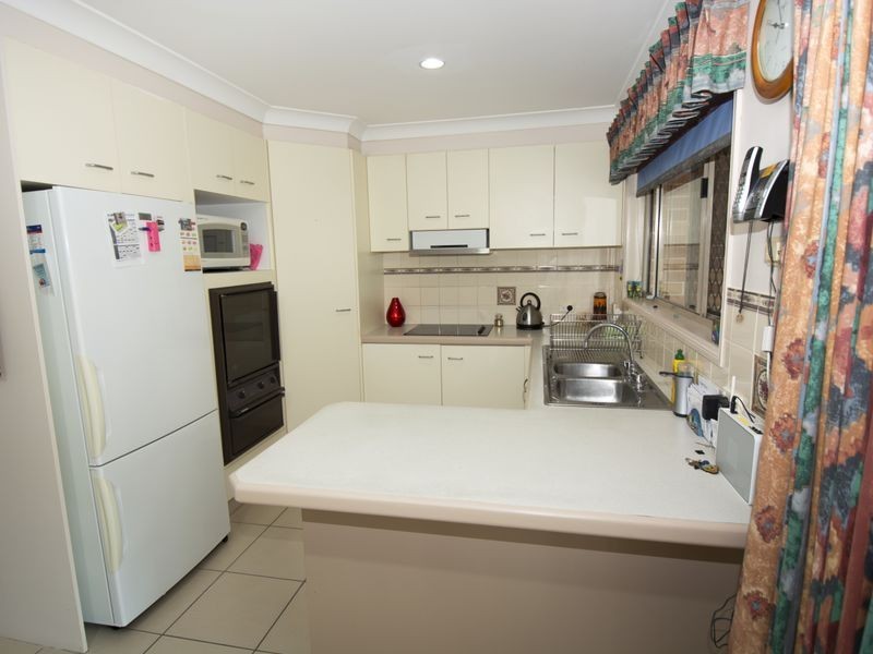 2/10 Kildare Drive, Banora Point NSW 2486