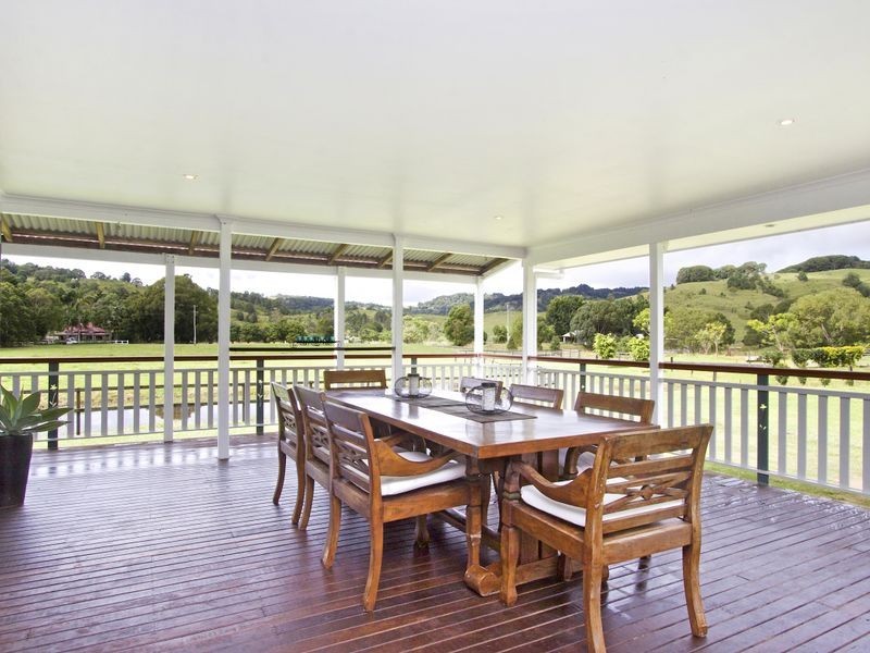 14 Pine Tree Place, Piggabeen NSW 2486