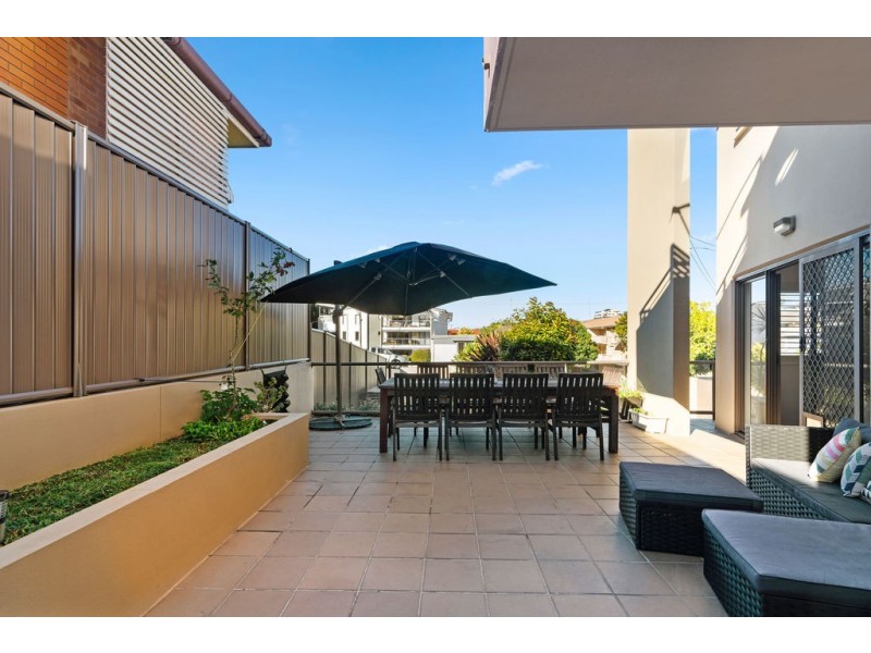 1/77 McLean Street, Coolangatta QLD 4225