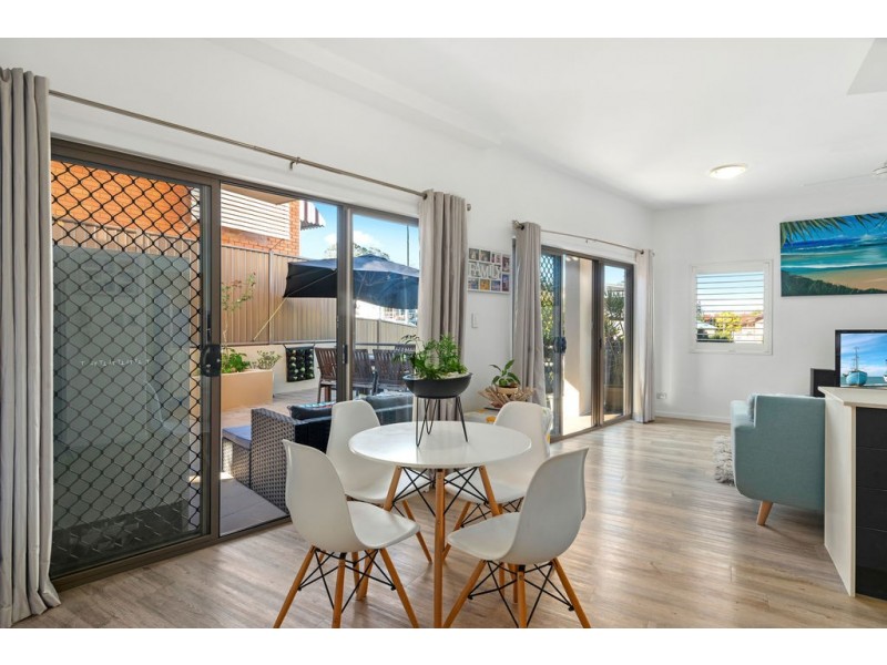 1/77 McLean Street, Coolangatta QLD 4225