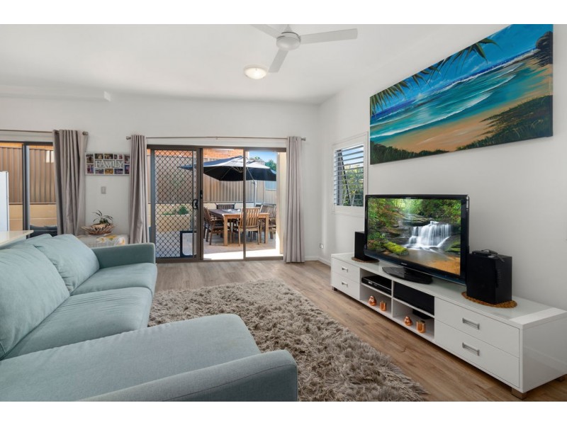 1/77 McLean Street, Coolangatta QLD 4225