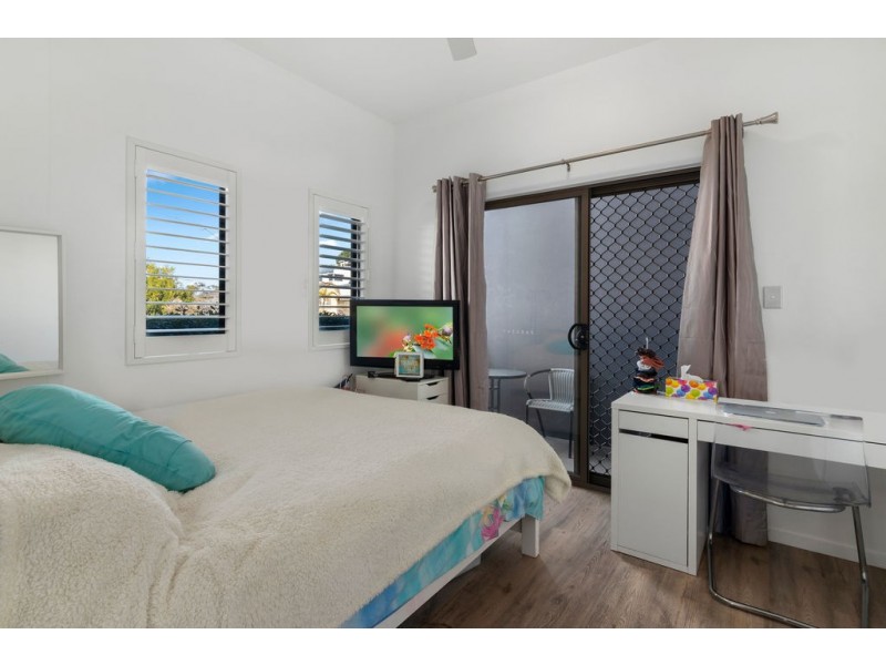 1/77 McLean Street, Coolangatta QLD 4225