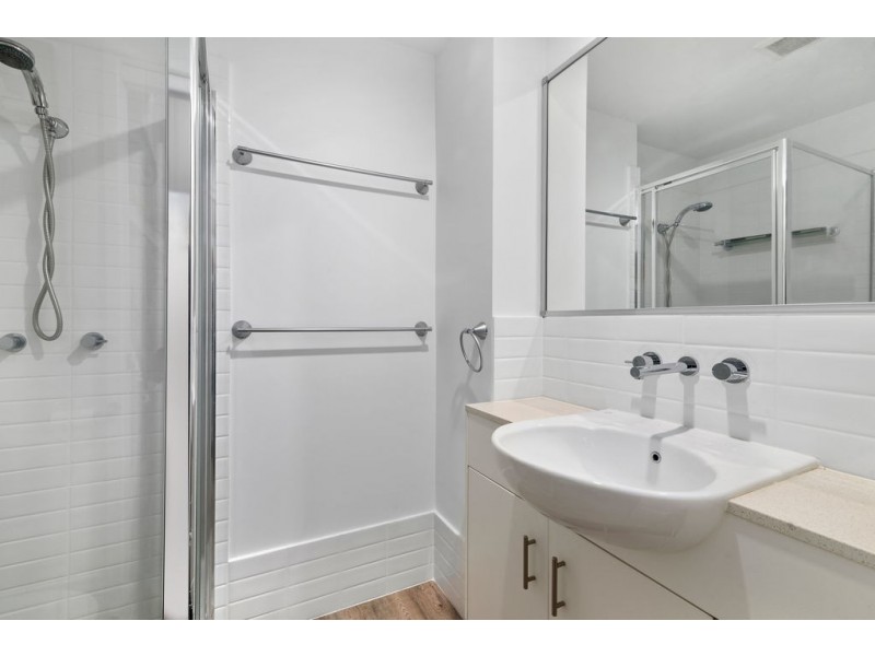 1/77 McLean Street, Coolangatta QLD 4225