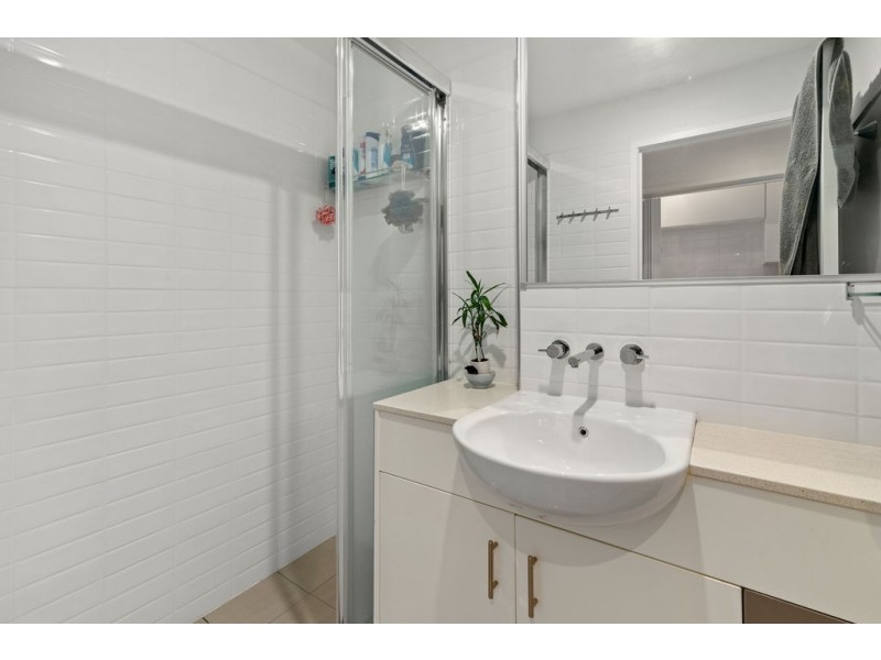 1/77 McLean Street, Coolangatta QLD 4225