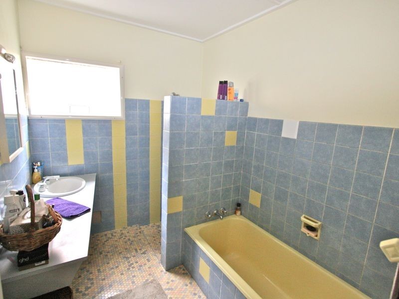 94 Dutton Street, Coolangatta QLD 4225