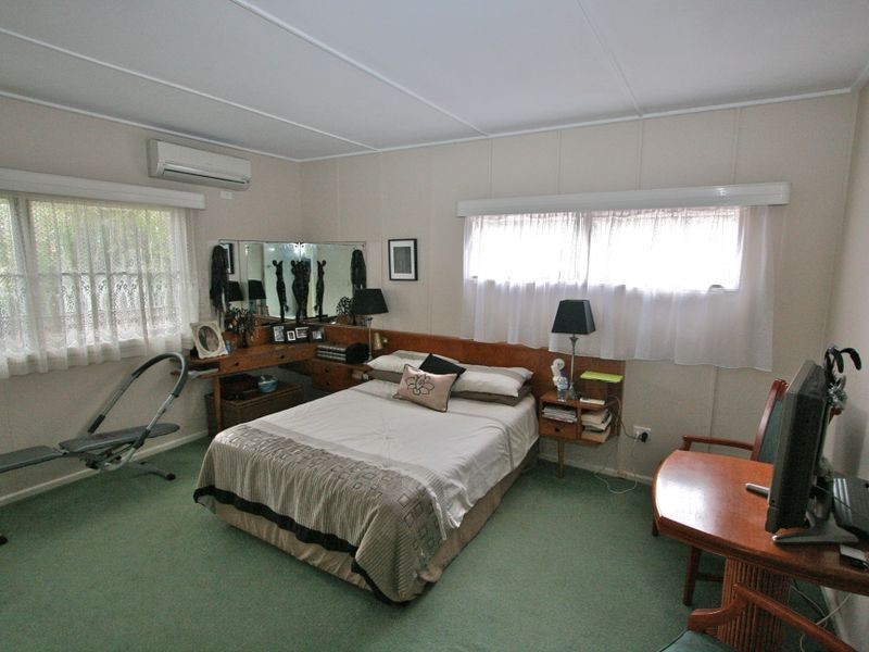 94 Dutton Street, Coolangatta QLD 4225