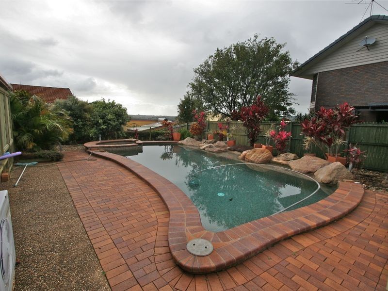 9 Warringa Drive, Bilambil Heights NSW 2486